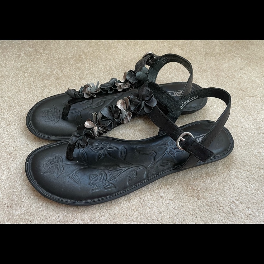 Born Black Leather Flat Sandals 8
